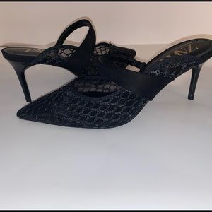 NWOT* Never Worn Zara pointed toe black net mule
